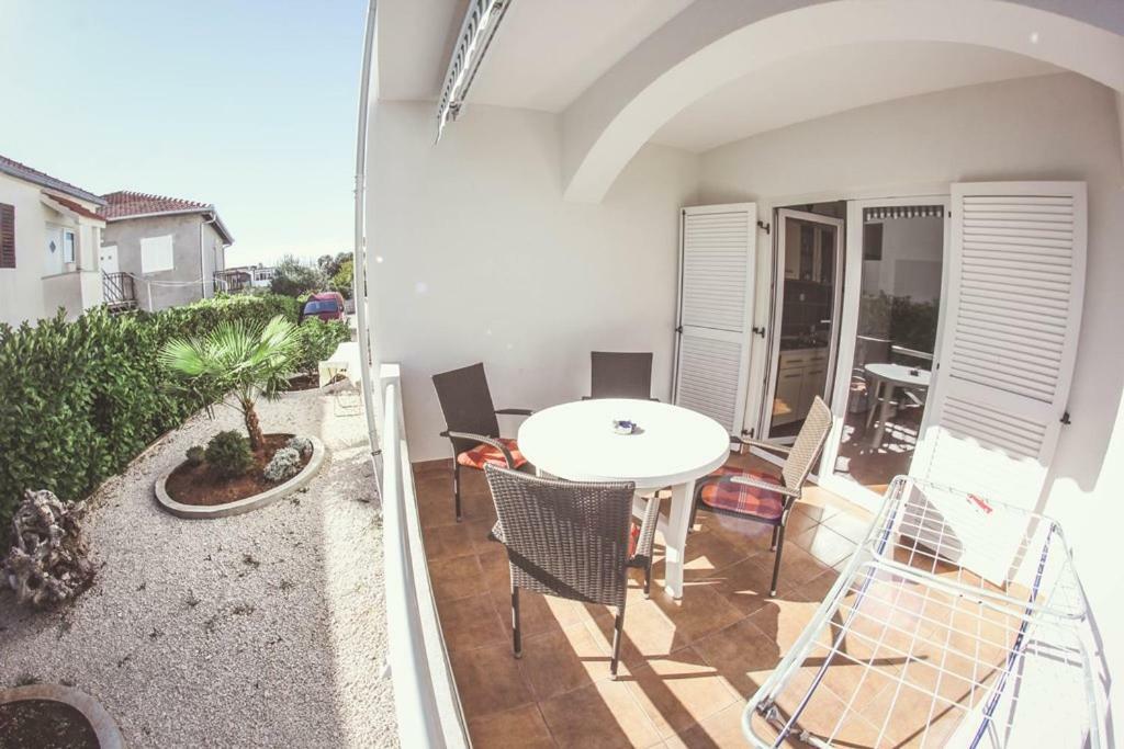 Apartmani Bartolic 罗戈兹尼察 外观 照片