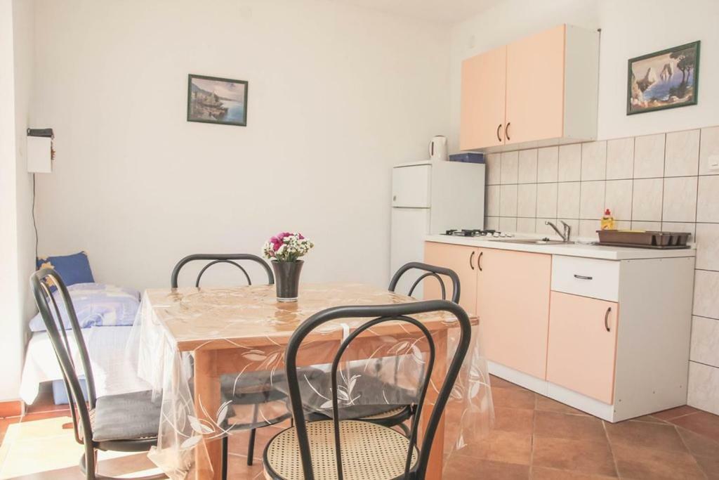 Apartmani Bartolic 罗戈兹尼察 外观 照片